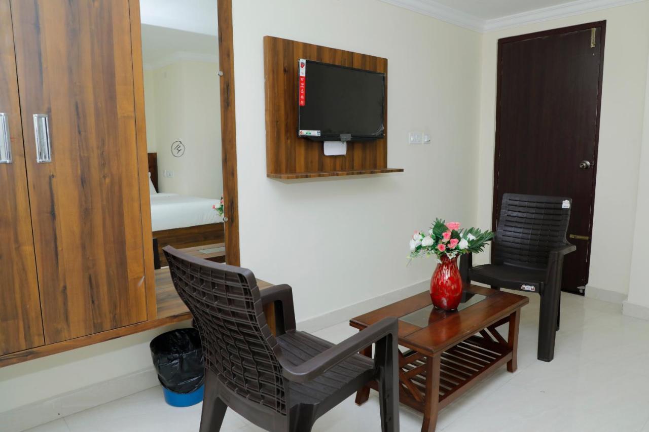 Cnr Residency Hotel Madanapalle Bagian luar foto