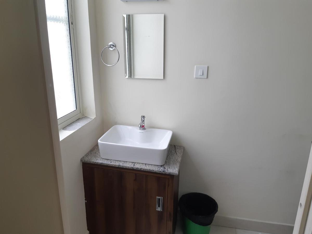 Cnr Residency Hotel Madanapalle Bagian luar foto