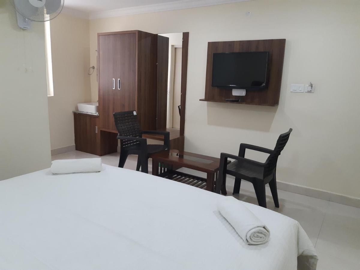 Cnr Residency Hotel Madanapalle Bagian luar foto